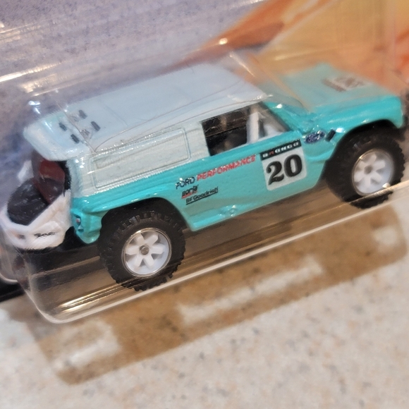 Hot Wheels Car CULTURE Ford Bronco R - Picture 2 of 5